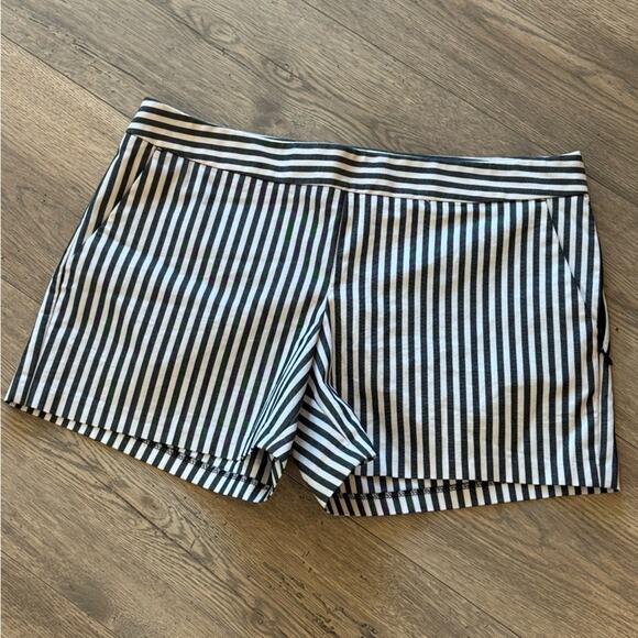 Express Pants - Express Monochrome Striped Shorts 6